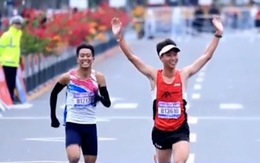 Runner hụt mất huy chương vàng vì chưa về đích đã vội ăn mừng