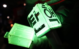 Lightstick K-pop thành hàng 'hot' tại Hàn Quốc, mẫu đồng hồ Tổng thống Yoon rớt giá