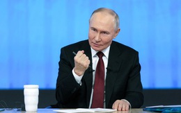 Ông Putin bất ngờ tuyên bố sẽ cho ông Zelensky tị nạn chính trị