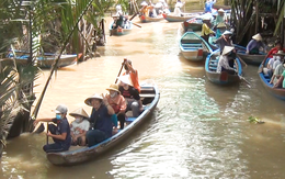 Tiền Giang đón đoàn hơn 1.000 khách Ấn Độ đến tham quan, trải nghiệm vùng sông nước