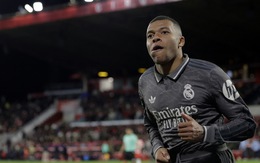 Mbappe góp 1 bàn thắng giúp Real Madrid bám sát Barcelona