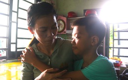 Cậu bé đạp xe từ Phú Yên vào Bình Dương gặp mẹ: Hạnh phúc vỡ òa khi hai mẹ con gặp nhau
