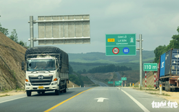 Đề xuất kẻ vạch sơn nét đứt với dải dừng xe khẩn cấp trên cao tốc Cam Lộ - La Sơn
