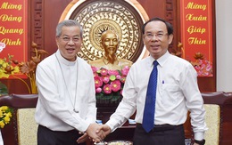 Tổng giám mục Nguyễn Năng đến chúc Tết Thành ủy TP.HCM và Bí thư Nguyễn Văn Nên