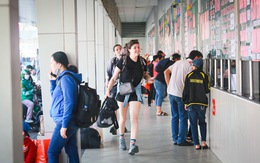 Bến xe Miền Tây nhộn nhịp người về quê đón Tết, dự báo đông nhất trong 4 năm qua