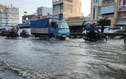 Trực tiếp: Triều cường gây ngập nhiều tuyến đường, nhà dân ở Mỹ Tho