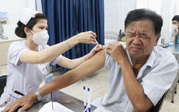 Hàng ngàn người đến Bệnh viện Bệnh nhiệt đới tiêm ngừa bệnh dại sau Tết