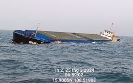 Đang cứu hộ tàu chở 3.000 tấn xi măng va bãi đá nghiêng chìm ở Cù Lao Chàm