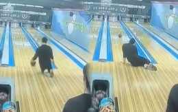 Cười sảng với thanh niên chơi bowling phong cách độc lạ