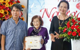 Nhà giáo Phạm Như Vân 85 tuổi vẫn thương thơ mến văn
