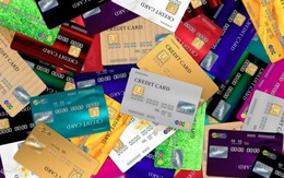 Người trẻ trước 'biển' thẻ tín dụng: Vung tay quá đà, nợ xấu gọi tên