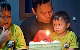 Con trai ngơ ngác khi bố hát 'Happy Birthday' phiên bản thầy cúng