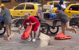 Cười sảng với thanh niên nghịch ngợm trêu người đi đường