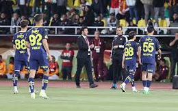 CLB Fenerbahce 'nghỉ đá' dâng cúp cho đối thủ rúng động Thổ Nhĩ Kỳ