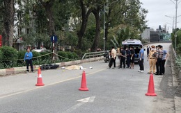 Hai học sinh thương vong sau vụ tai nạn giữa xe máy điện và ô tô khách ở Hà Nội