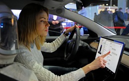Nút bấm vật lý chưa chắc an toàn hơn màn hình cảm ứng trên ô tô