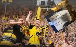 Marco Reus chi sộp khao bia 81.000 cổ động viên trên sân Dortmund