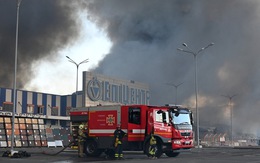 Ukraine tố Nga không kích đại siêu thị khiến 12 người chết