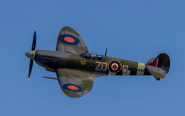 Phi công Hoàng gia Anh tử nạn trên máy bay chiến đấu huyền thoại Thế chiến 2
