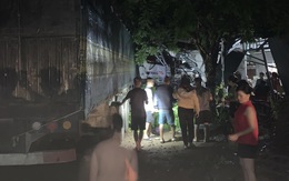 Xe tải lao vào nhà dân ven đường ở Sơn La, 2 người chết, 5 người bị thương