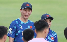 HLV Kim Sang Sik gặp khó với đội tuyển Việt Nam