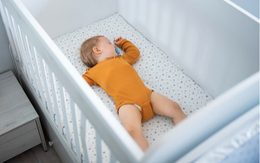 Máy tạo tiếng ồn trắng cho trẻ sơ sinh có thể nguy hiểm vì quá ồn