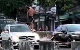 Người Nga gây náo loạn, nhảy lên đầu xe hơi ở Nha Trang