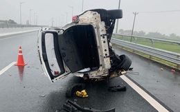 Văng khỏi ô tô trên cao tốc trong mưa lớn, tài xế chết tại chỗ