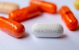 Uống quá liều Paracetamol trẻ 9 tuổi nôn ra máu, chảy máu tiêu hóa