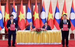Trao thỏa thuận tăng cường kết nối vận tải hàng không Việt - Lào
