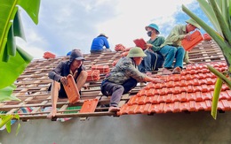 Xin từng viên ngói về lợp lại nhà cho bệnh binh nghèo, cách tri ân của giới trẻ Quảng Bình