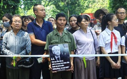 Dòng người đội nắng tiễn Tổng Bí thư Nguyễn Phú Trọng về nơi an nghỉ cuối cùng