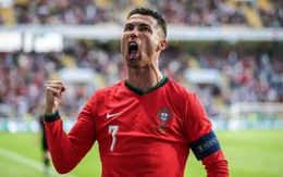 Tin tức thể thao sáng 22-8: Ronaldo lập kênh YouTube, đạt nút vàng sau 1 tiếng