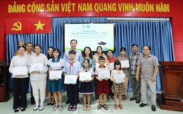 Trao học bổng cho con em công nhân vệ sinh môi trường