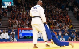 Võ sĩ judo Hàn Quốc 83kg bị ‘gã khổng lồ’ Teddy Riner xách cổ