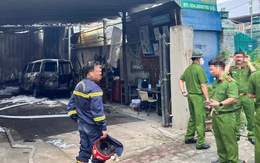 Ô tô cháy trơ khung trong cửa hàng nội thất ô tô tại Thủ Dầu Một