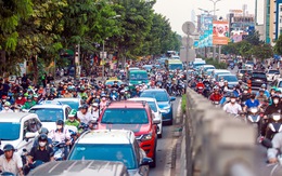 Đường Cộng Hòa - 'huyết mạch' vào sân bay Tân Sơn Nhất thông quá chậm