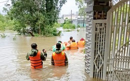 Phú Quốc ứng cứu người dân bị ngập do mưa