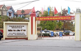 Hàng ngàn học sinh lớp 7 đến trường làm bài kiểm tra học kỳ 1 sau 'sự cố' đề thi