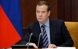 Ông Medvedev nói 2025 là ‘năm chiến thắng vĩ đại’ của nước Nga