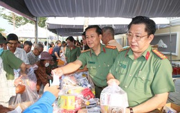 An Giang mở phiên chợ 0 đồng, trao quà để người dân ăn Tết