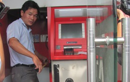 Máy ATM suýt bị trộm