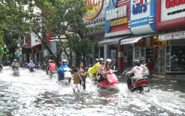 Huế: mưa 1 giờ rưỡi, ngập nhiều tuyến đường
