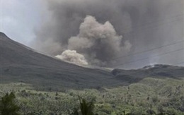 Indonesia nâng cảnh báo núi lửa lên mức cao nhất