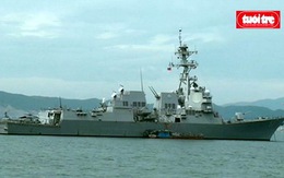 Chiến hạm Hoa Kỳ đón khách tham quan