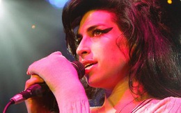 Nữ ca sĩ Amy Winehouse đột tử