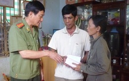 Tặng 200 triệu đồng cho gia đình trung úy Lê Thanh Tâm