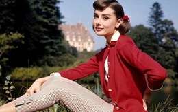 Ngắm Audrey Hepburn trong sắc đỏ