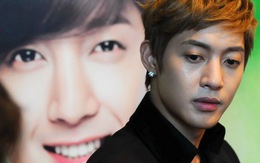 Kim Hyun Joong xúc động cùng bạn trẻ Việt