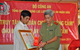 Truy tặng "Huân chương dũng cảm" cho trung úy Lê Thanh Tâm